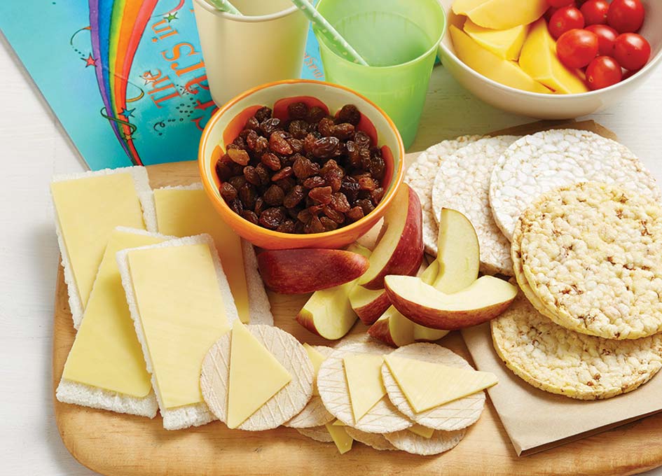 AT-Crackers-Cheese-Sultanas